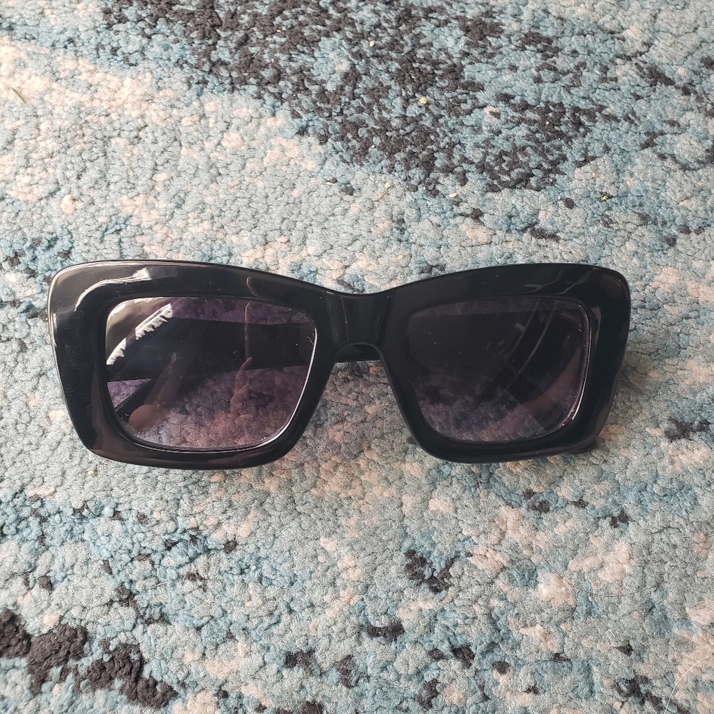 🌺 4/$20 Black sunglasses